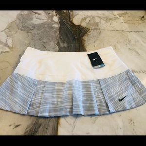 🤍🎾 NWT Nike Tennis Skirt 🎾🤍